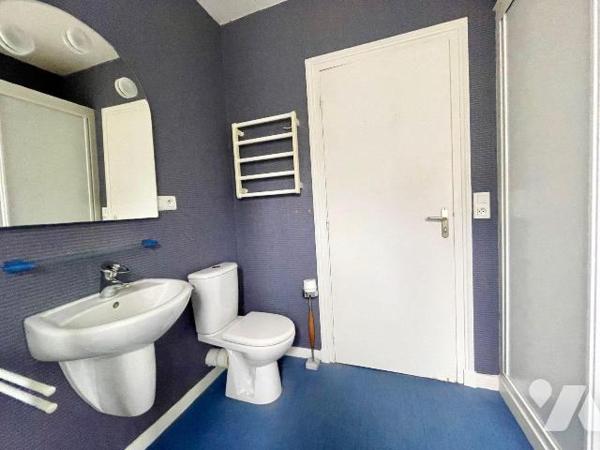 Appartement en hyper centre avec parking.
Nous vous proposons cet appartement d'une surface ha...