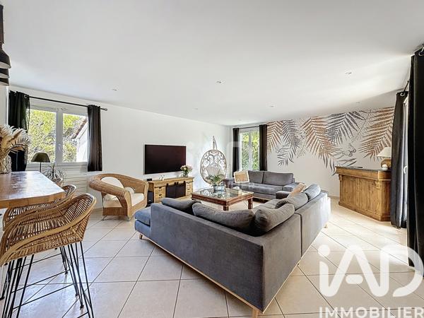Maison à vendre 9 pièces 225 m² Pontault-Combault