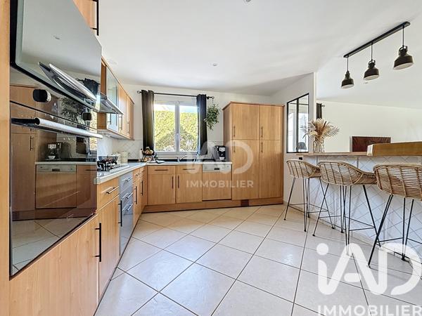 Maison à vendre 9 pièces 225 m² Pontault-Combault