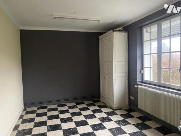 GRANGE AVEC TERRRAIN