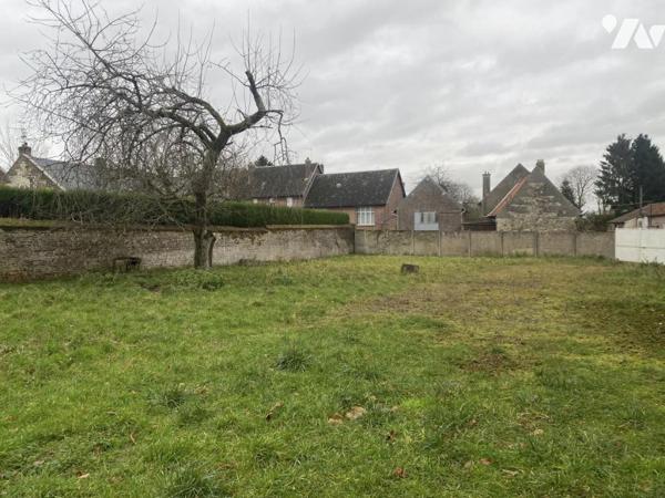 GRANGE AVEC TERRRAIN