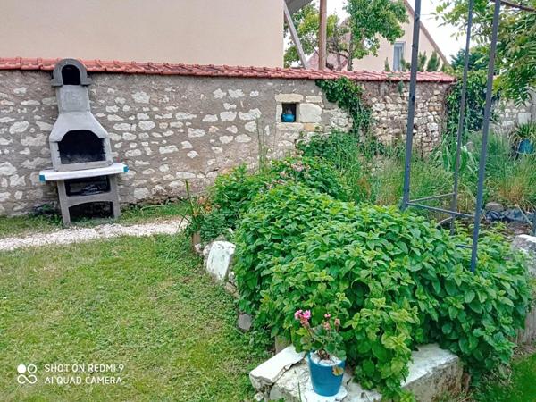 Maison 3 pièces, cave, terrase, jardin avec puits