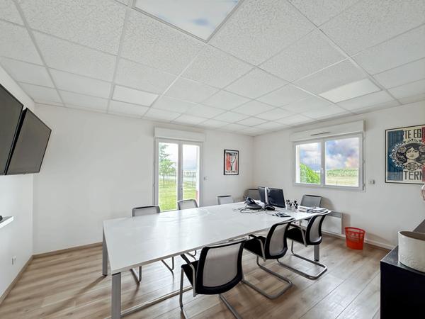 Local d'activité Etrepagny 160 m2