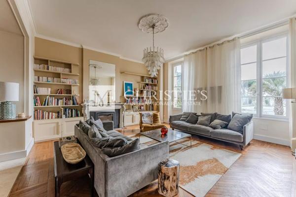 Majestueux Château du XIXᵉ siècle aux Portes de Bordeaux