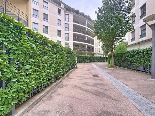 Lyon (69003) T3 de 83 m² bon standing avec balcon de 12 m²