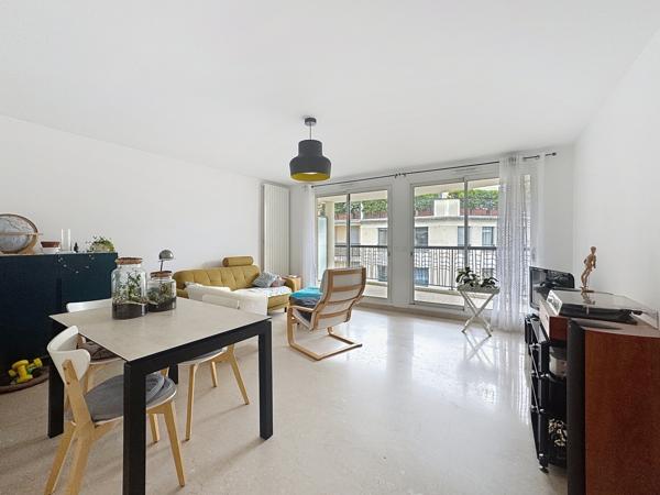 Lyon (69003) T3 de 83 m² bon standing avec balcon de 12 m²