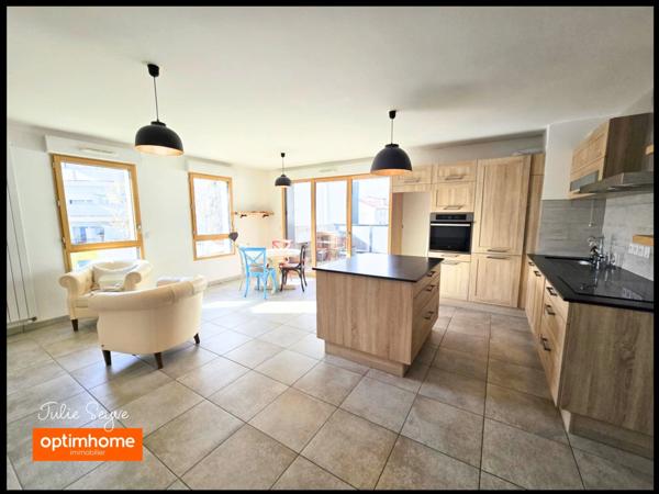 Appartement T4 avec 3 chambres de 86m² au 1er étage avec 2 terrasses et option double garage électifié