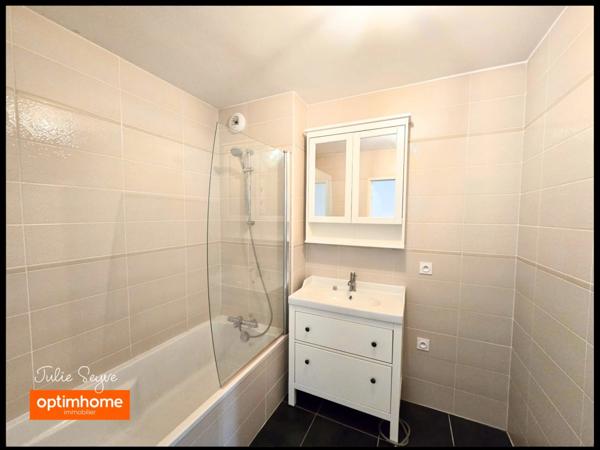 Appartement T4 avec 3 chambres de 86m² au 1er étage avec 2 terrasses et option double garage électifié