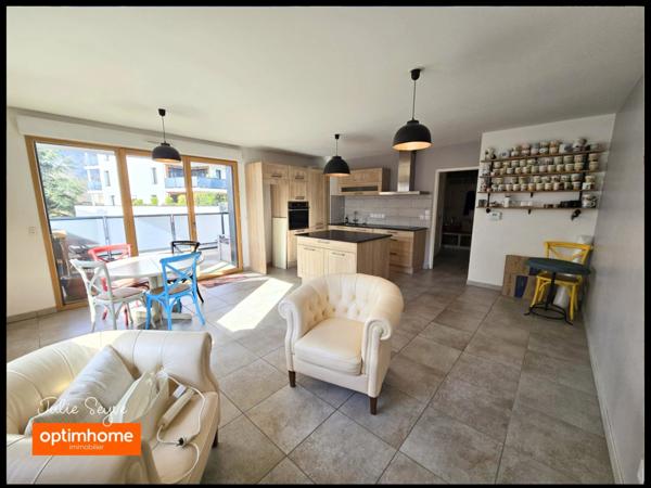 Appartement T4 avec 3 chambres de 86m² au 1er étage avec 2 terrasses et option double garage électifié