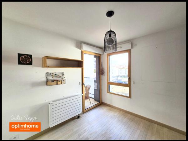 Appartement T4 avec 3 chambres de 86m² au 1er étage avec 2 terrasses et option double garage électifié