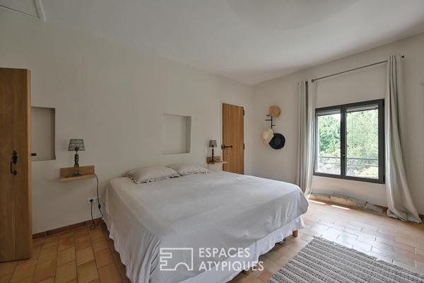Maison de village de caractère, jardin méditerranéen et piscine