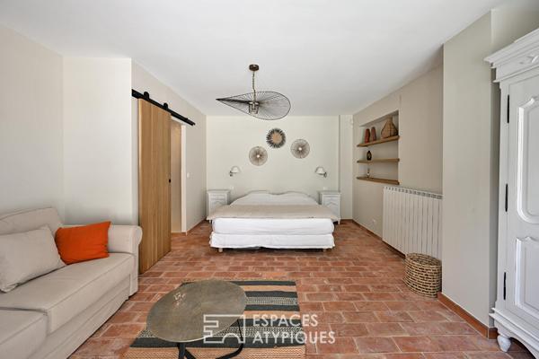 Maison de village de caractère, jardin méditerranéen et piscine