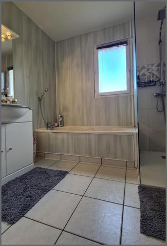 Maison à Bressuire, 79300 - 7 pièces 84m²