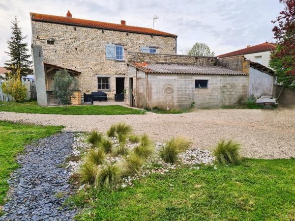 BELLE DEMEURE EN PIERRE T 7