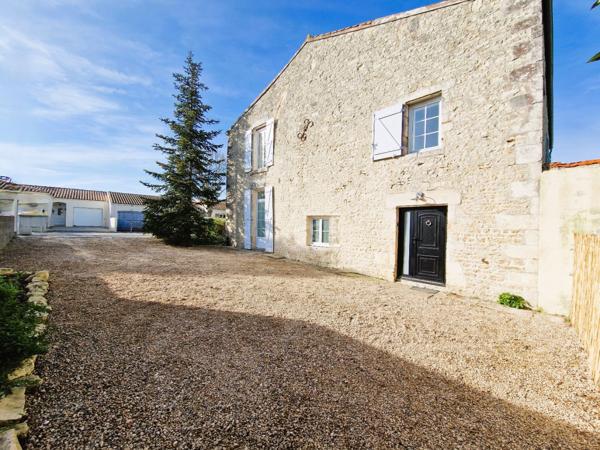 BELLE DEMEURE EN PIERRE T 7