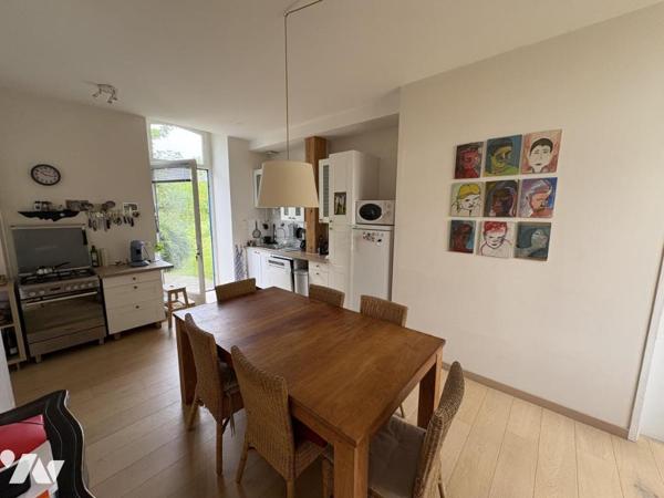 SAINT SATURNIN DU BOIS, maison ancienne de 140 m² avec un studio loué 