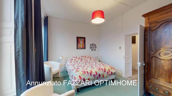 À Vendre – Grande Maison de Maître avec Revenus Locatifs, proche Belgique et Luxembourg !