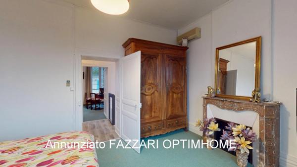 À Vendre – Grande Maison de Maître avec Revenus Locatifs, proche Belgique et Luxembourg !