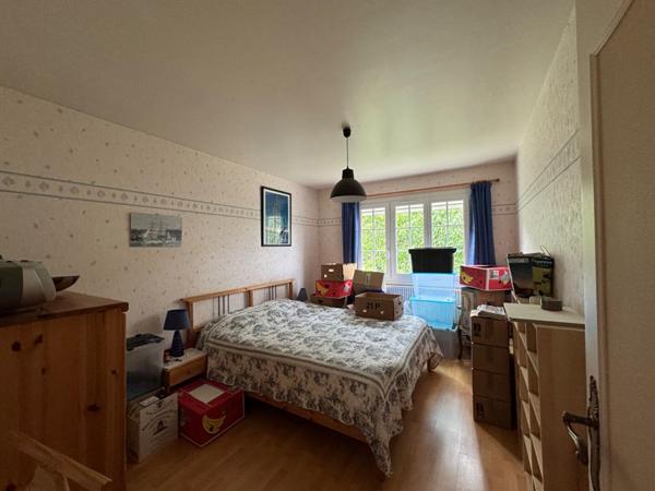 Grande maison familiale avec 6 chambres + dépendance, au calme à Saint-Ouen-de-Thouberville