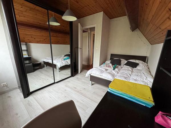 Grande maison familiale avec 6 chambres + dépendance, au calme à Saint-Ouen-de-Thouberville