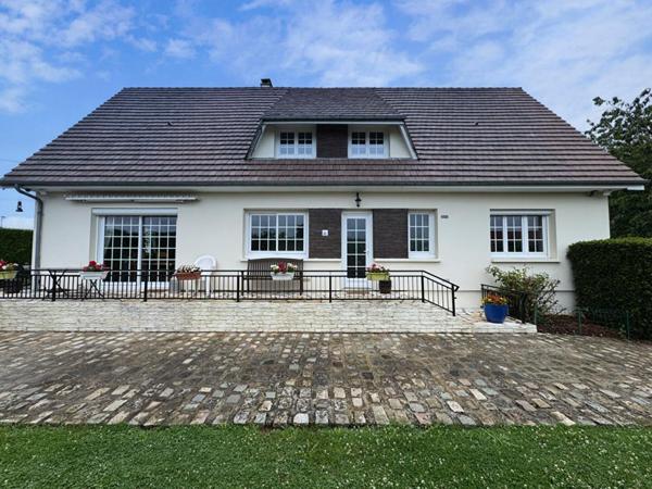 Grande maison familiale avec 6 chambres + dépendance, au calme à Saint-Ouen-de-Thouberville