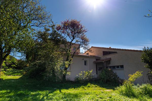 Châtelaillon-Plage. MAISON D'ARCHITECTE ANNÉES 70/80 À 300 M DE LA MER BEAU PARC POTENTIEL DE DIVISION Chatelaillon plage