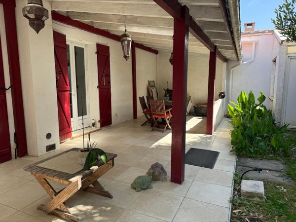 Maison avec local professionnel