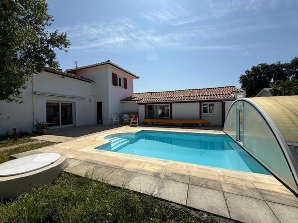 Maison avec local professionnel