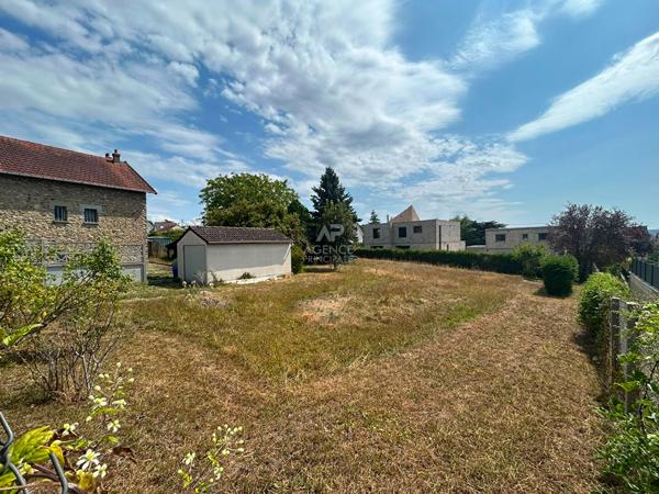Terrain Chanteloup Les Vignes 290 000 € **  - Référence  1821