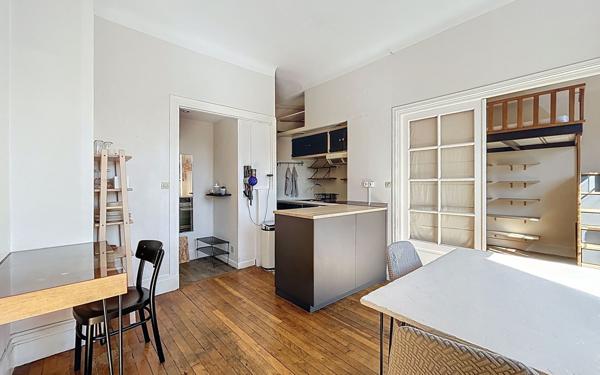 Appartement à vendre    3 pièces • 36,29 m2 Suresnes