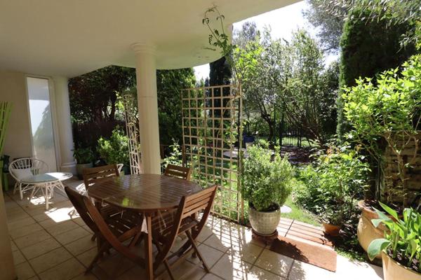 Nue-Propriété: Appartement Villeneuve Les Avignon 2 pièce(s) 54 m2