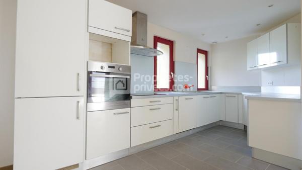 POUVOURVILLE GRAND APPARTEMENT T3, BALCON & PARKING