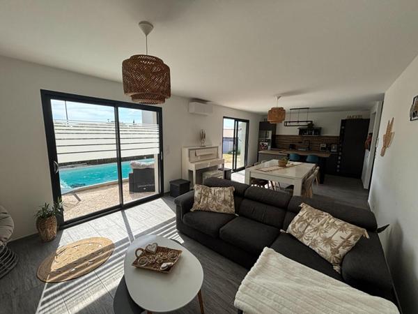 Uzès : Villa récente avec jardin et piscine