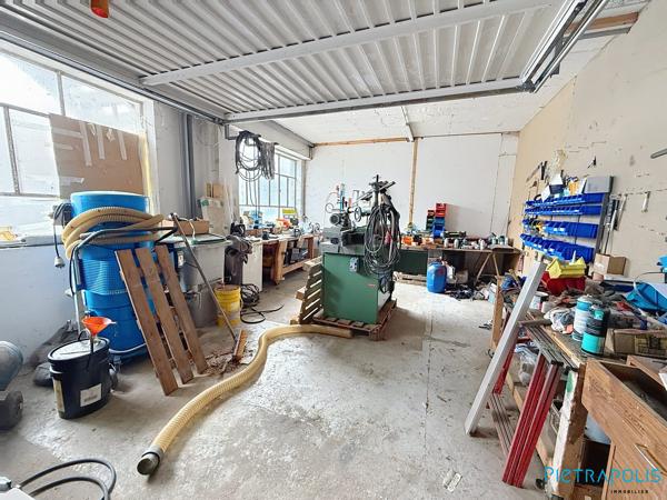 Bâtiment mixte de 400 m² avec revenus locatifs en place et potentiel de rendement supplémentaire
