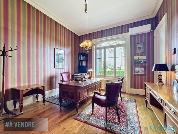 MAISON DE MAITRE 1905 - RENOVEE - NORD DE LYON