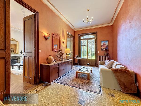 MAISON DE MAITRE 1905 - RENOVEE - NORD DE LYON
