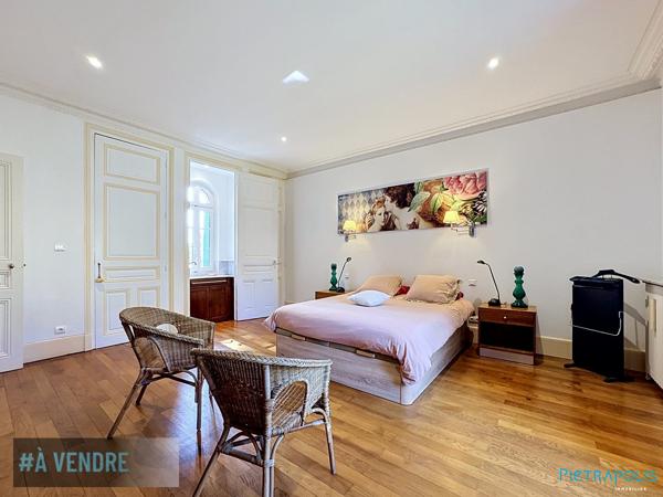 MAISON DE MAITRE 1905 - RENOVEE - NORD DE LYON