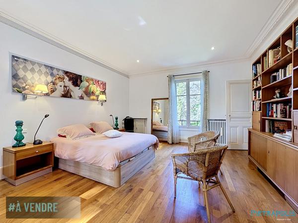 MAISON DE MAITRE 1905 - RENOVEE - NORD DE LYON