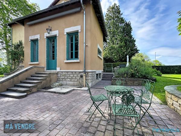 MAISON DE MAITRE 1905 - RENOVEE - NORD DE LYON