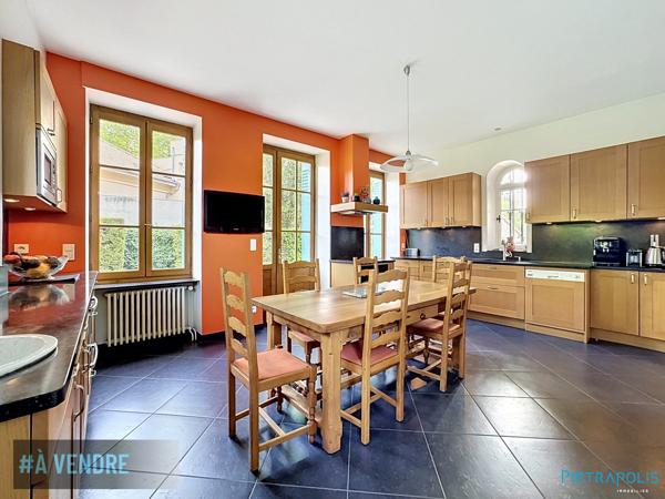 MAISON DE MAITRE 1905 - RENOVEE - NORD DE LYON