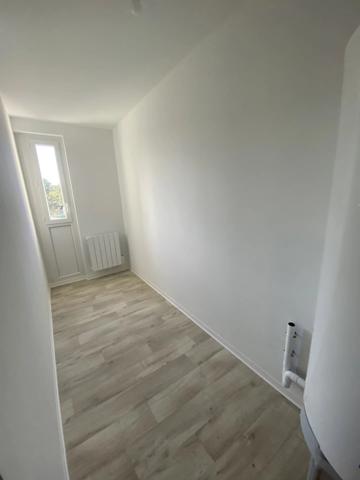 Location                                                      Appartement
                        
                     3 pièces                      66 m2                     à Saint-Quentin