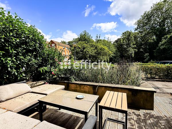 Appartement
         3 pièces
        - 84 m² 315 000 € *