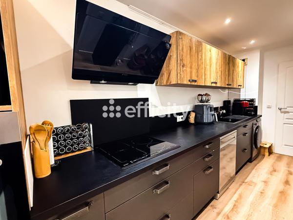 Appartement
         3 pièces
        - 84 m² 315 000 € *