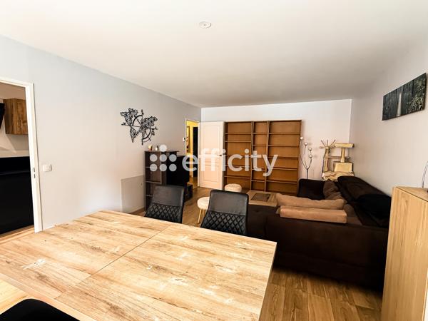 Appartement
         3 pièces
        - 84 m² 315 000 € *