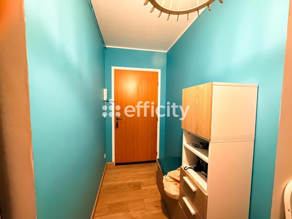 Appartement
         3 pièces
        - 84 m² 315 000 € *
