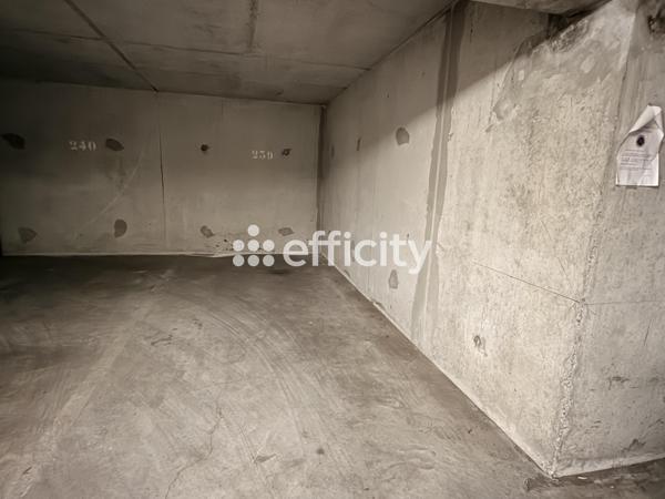Appartement
         3 pièces
        - 84 m² 315 000 € *