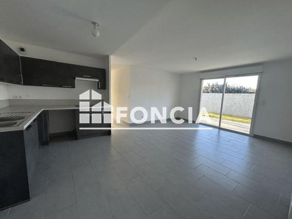 Location Appartement 4 pièces 77.9 m² - 2 RUE DE L'EGALITE Serignan 34410