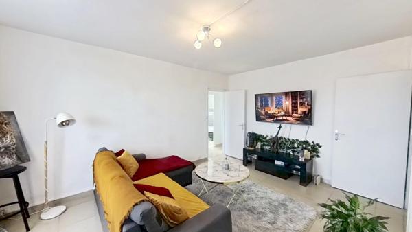 À Saint-Fargeau-Ponthierry – Appartement 4 pièces – Dernier étage avec grand balcon, cave et parking