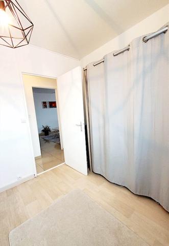 À Saint-Fargeau-Ponthierry – Appartement 4 pièces – Dernier étage avec grand balcon, cave et parking