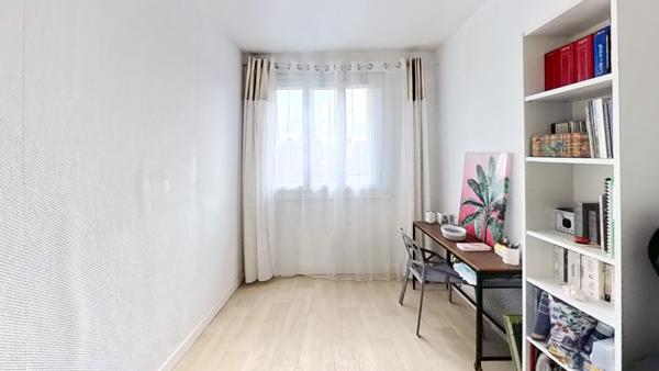 À Saint-Fargeau-Ponthierry – Appartement 4 pièces – Dernier étage avec grand balcon, cave et parking